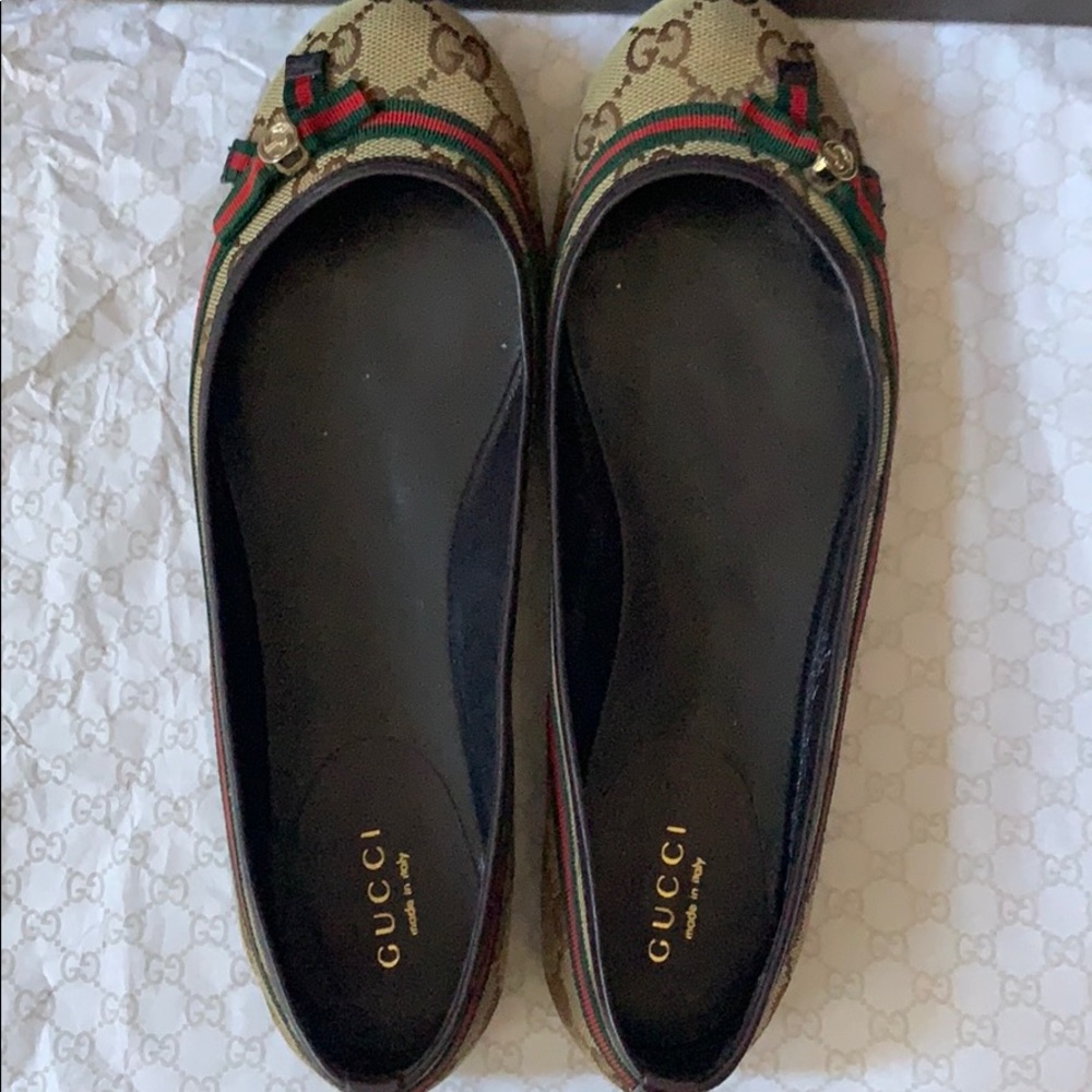 💯 authentic Gucci GG flats